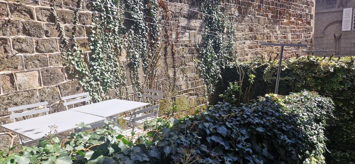 Appartement 120 M² Duplex Coeur Historique Au Calme Le Puy-en-Velay Exterior foto